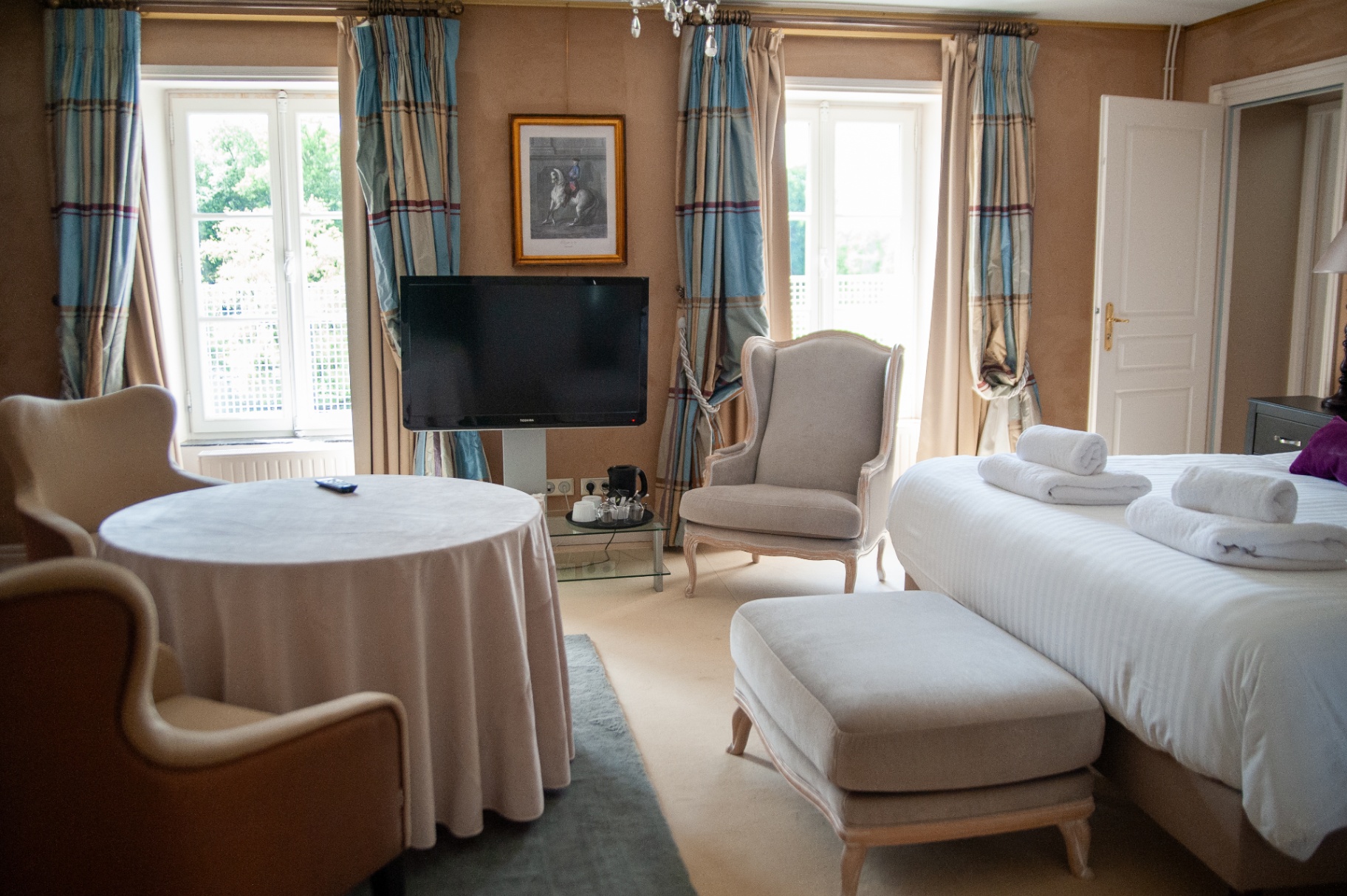 Chambre du château avec vue sur le parc