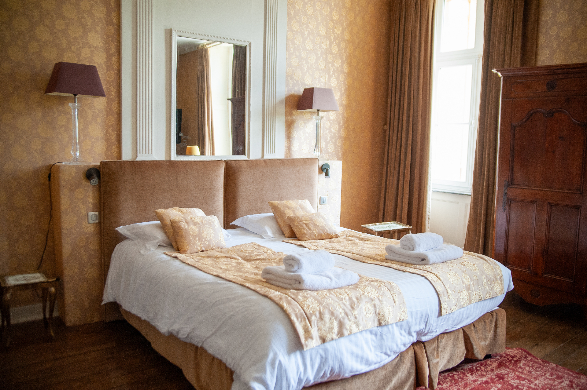 Chambre du château avec vue sur le parc